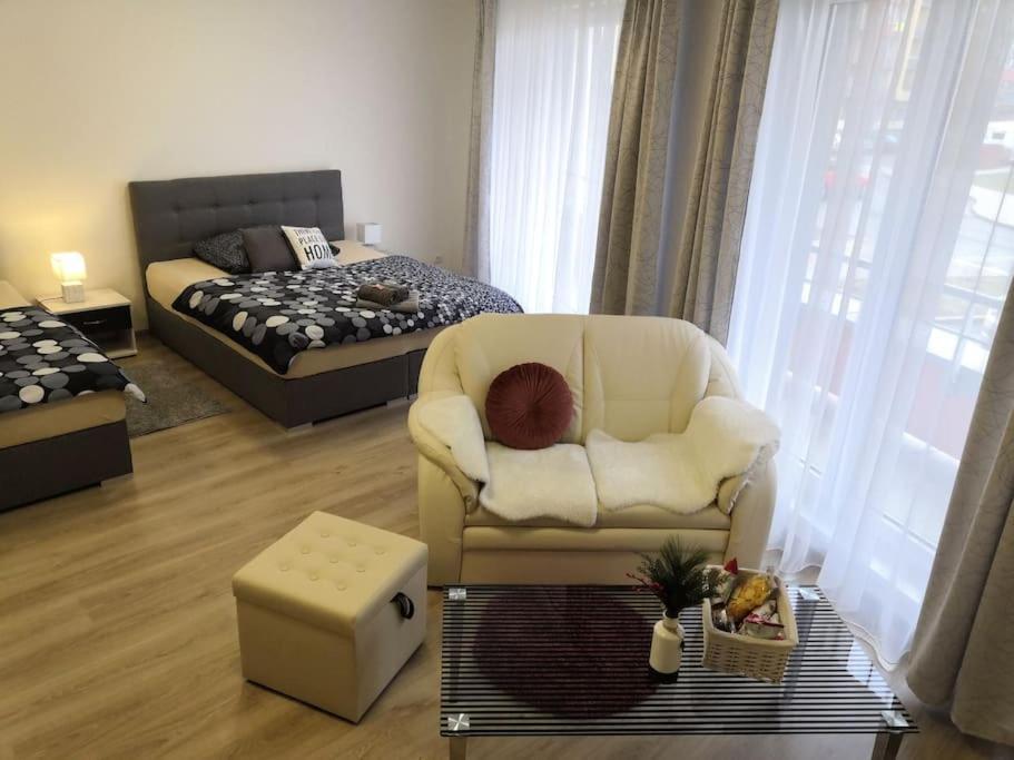 Apartman Prahaアパートメント エクステリア 写真