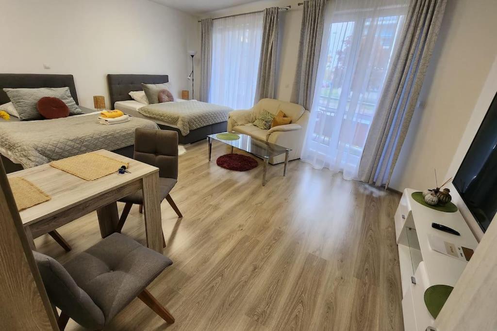 Apartman Prahaアパートメント エクステリア 写真