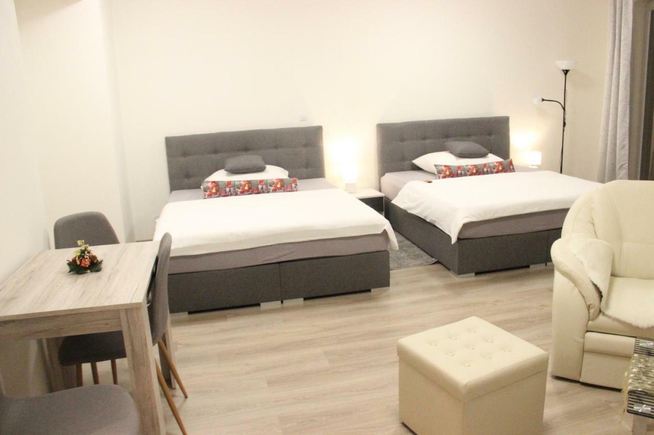 Apartman Prahaアパートメント エクステリア 写真